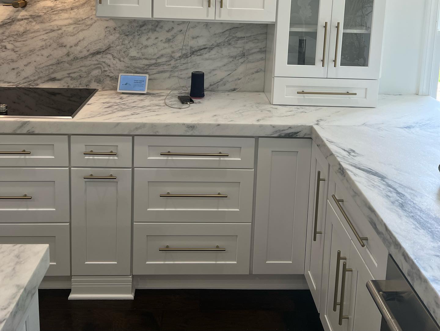 Complete Shaker White Kitchen Cabinets Installation with Crown Molding and Custom Handles PTC 8